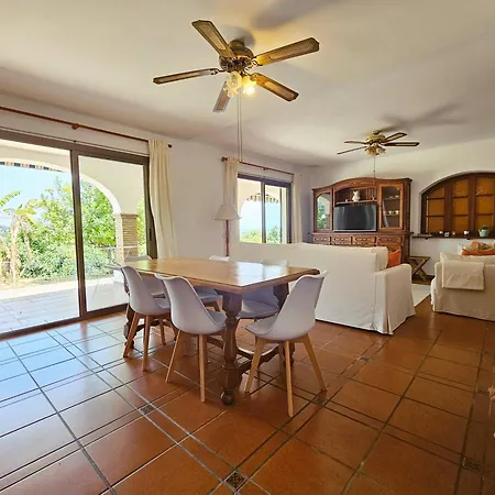 Hermana Del Sol By Lica * إِستيبونا